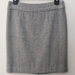 Banana Republic Women's Petite Gray Herringbone Skirt. Size 0P